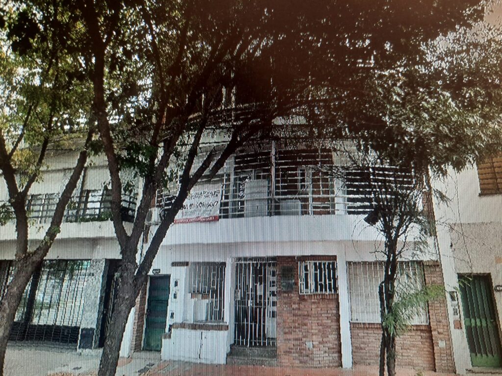 Departamento en alquiler en Santa Fe 4363 con balcón al frente