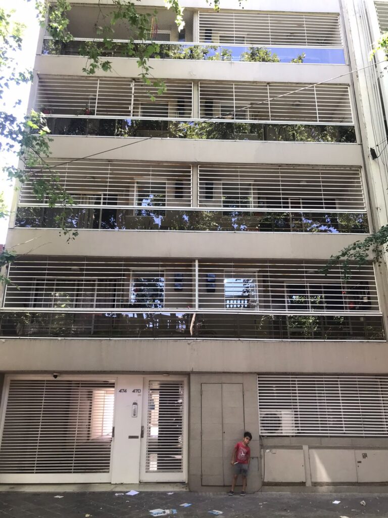 Departamento de 2 dormitorios con doble balcón en Pasco 470