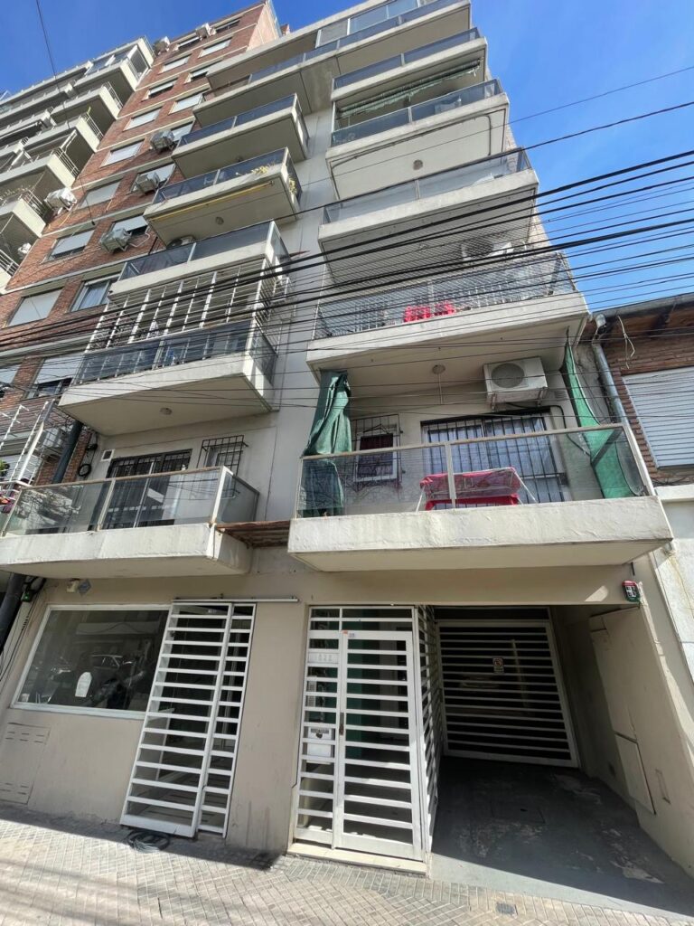 Semipiso de 1 dormitorio con ventilación cruzada en Mitre